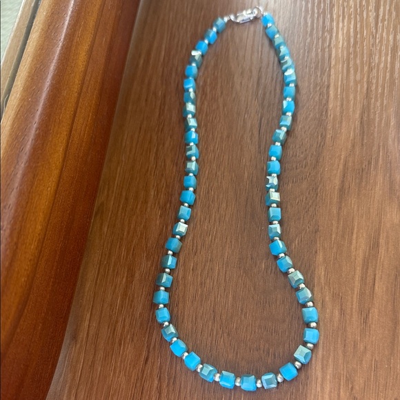 Elegant Turquoise Glass Beaded Necklace - Picture 3 of 5